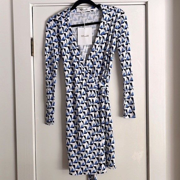 DVF New Jeanne Two Jersey Silk Wrap Dress in Akita Signature Blue Size XXS - Picture 5 of 13